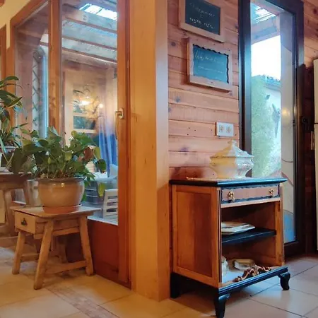 Viento De Ladera Con Piscina Cubierta