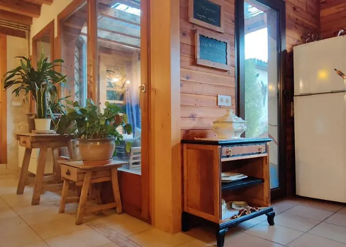 Viento De Ladera Con Piscina Cubierta