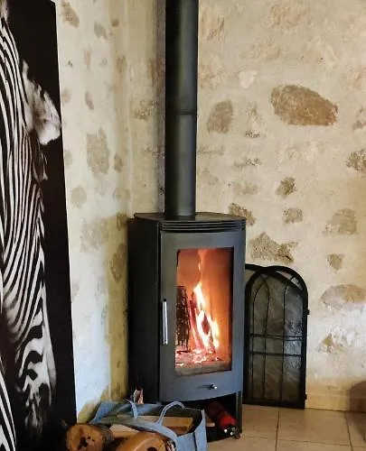 Viento De Ladera Con Piscina Cubierta